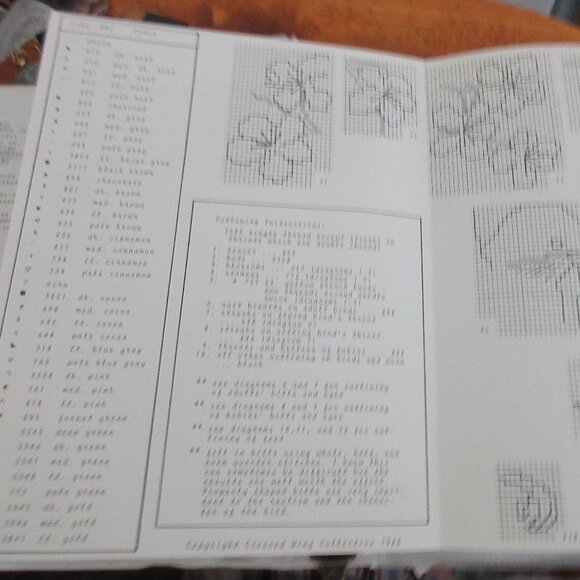 Crossed Wing Collection American Robins no. 10 - Picture 3 of 3